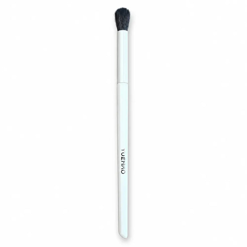 YUENIKO Tapered Blending Crease Brush - White Handle - 005