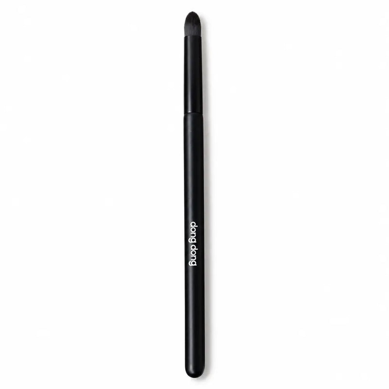 dong dong Tapered Crease Brush - Black Handle - 066