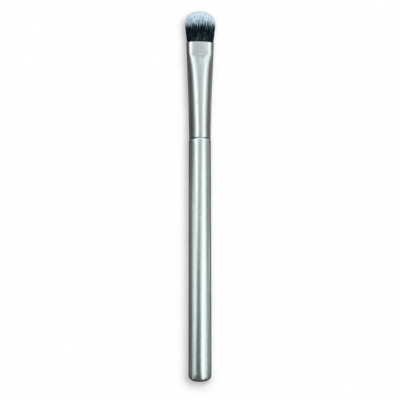 Flat Oval Concealer Brush - Silver/Chrome Handle - 118