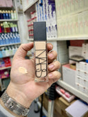 NARS Natural Radiant Longwear Foundation photo 4