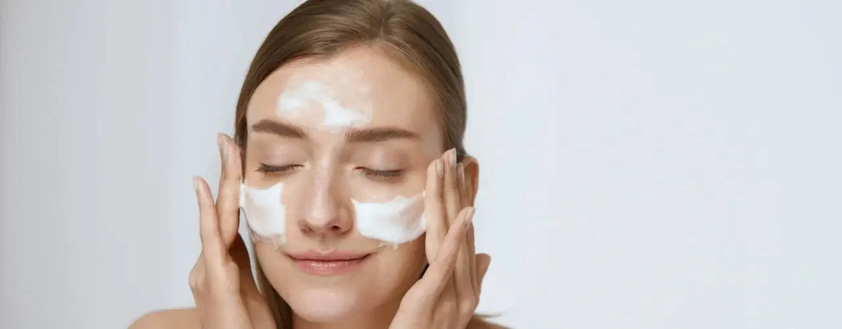 BLYSMO Tea Tree Cleanser: Nature's Solution for Clear, Beautiful Skin