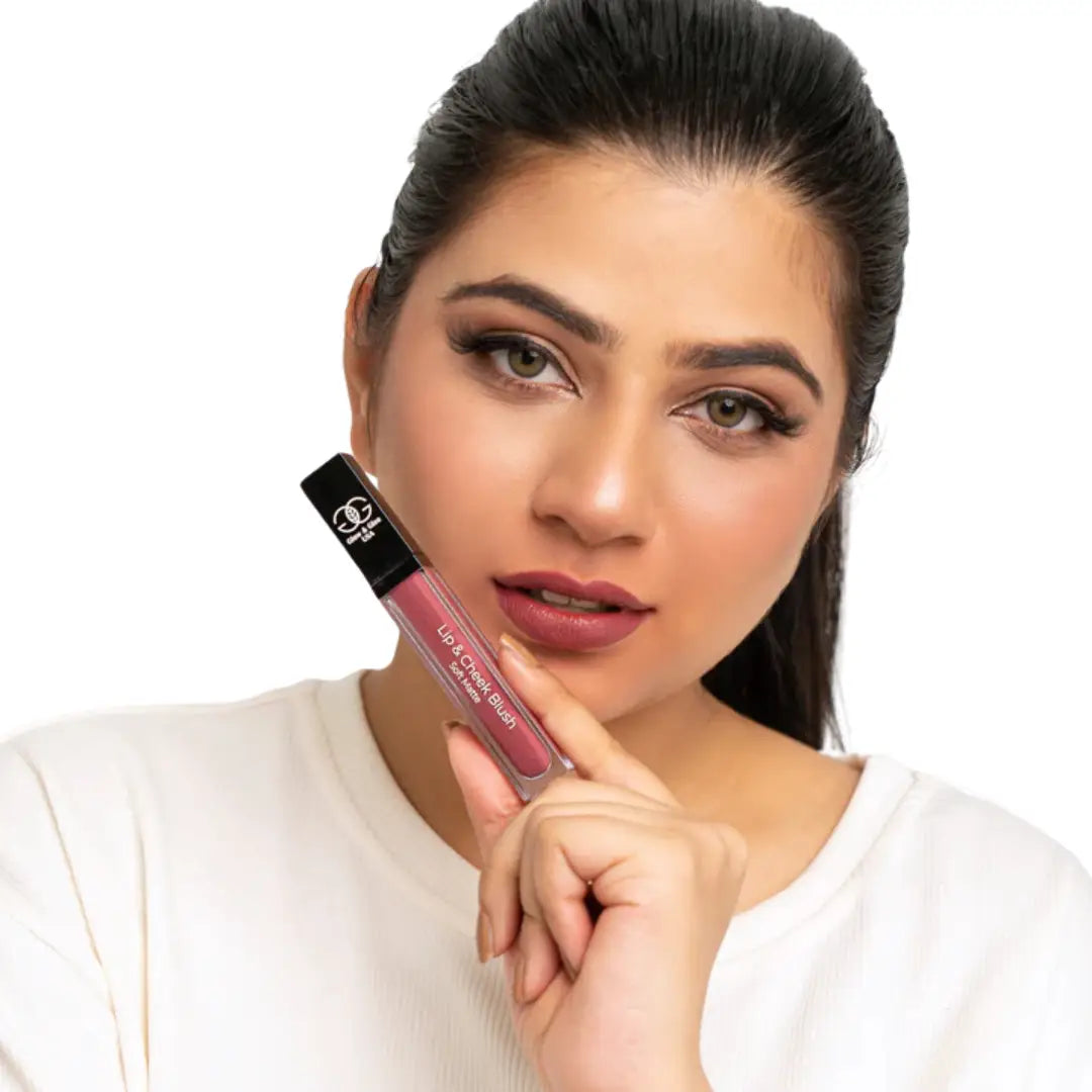 Glow & Glee 301 First Kiss Lip Gloss - High Shine & Hydration (derma.pk)