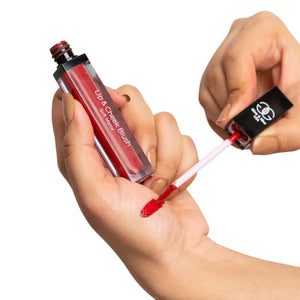 Glow and Glee 302 Love Kiss Lip Gloss -derma.pk