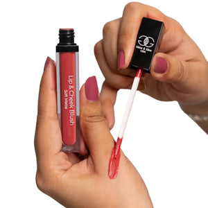 Glow and Glee 312 Couple Kiss Lip Gloss - Perfect Color & Shine for Every Occasion