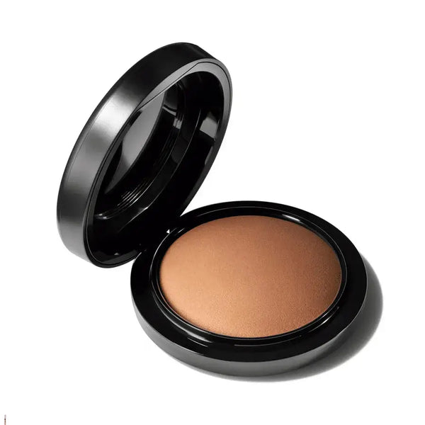 MAC NATURAL FINISH POWDER IN MEDIUM GOLDEN