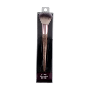 Fluffy Bronzer Brush ��� Soft Blending Brush for Seamless Bronzer & Contour