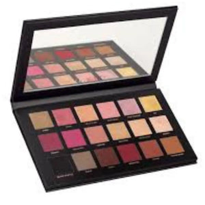 Huda Beauty Rose Gold Palette Remastered Eyeshadow